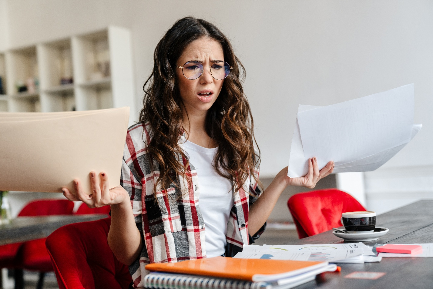 100 Money Mistakes That Hold You Back and How to Break Free