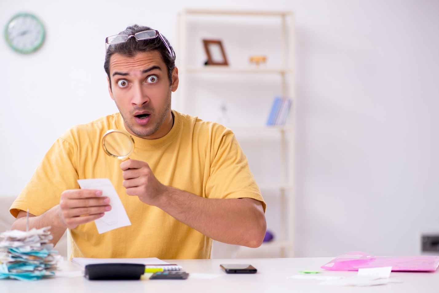 100 Money Mistakes That Hold You Back and How to Break Free